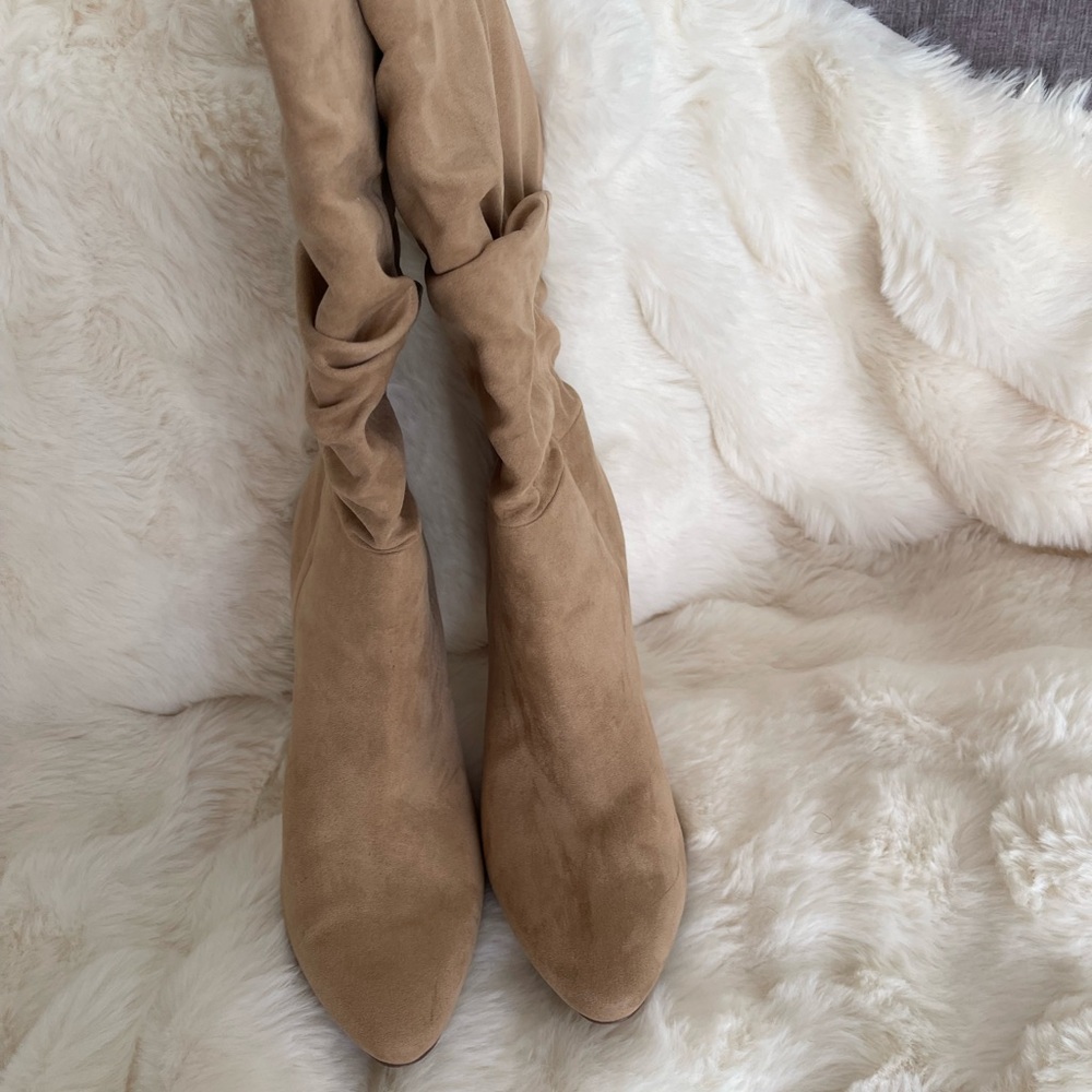 women's Banana Republic Taupe Suede Boots Heels size 8.5 Slouchy boot biscotti - Picture 9 of 17